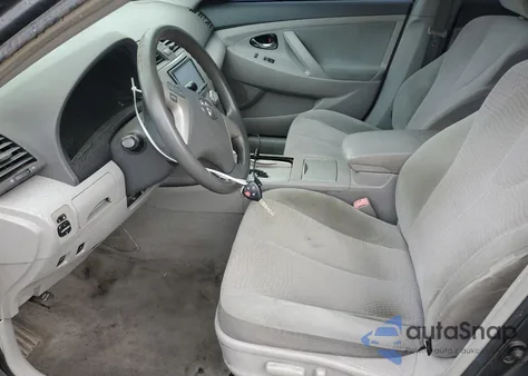 2011 Toyota Camry Base z USA, uszkodzony, nr VIN 4T4BF3EK6BR101401